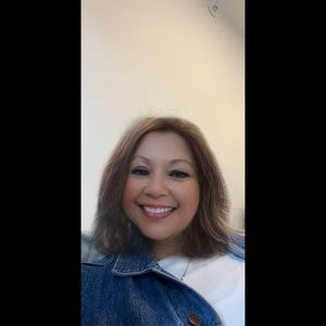 Meet your Posher, Adelfa